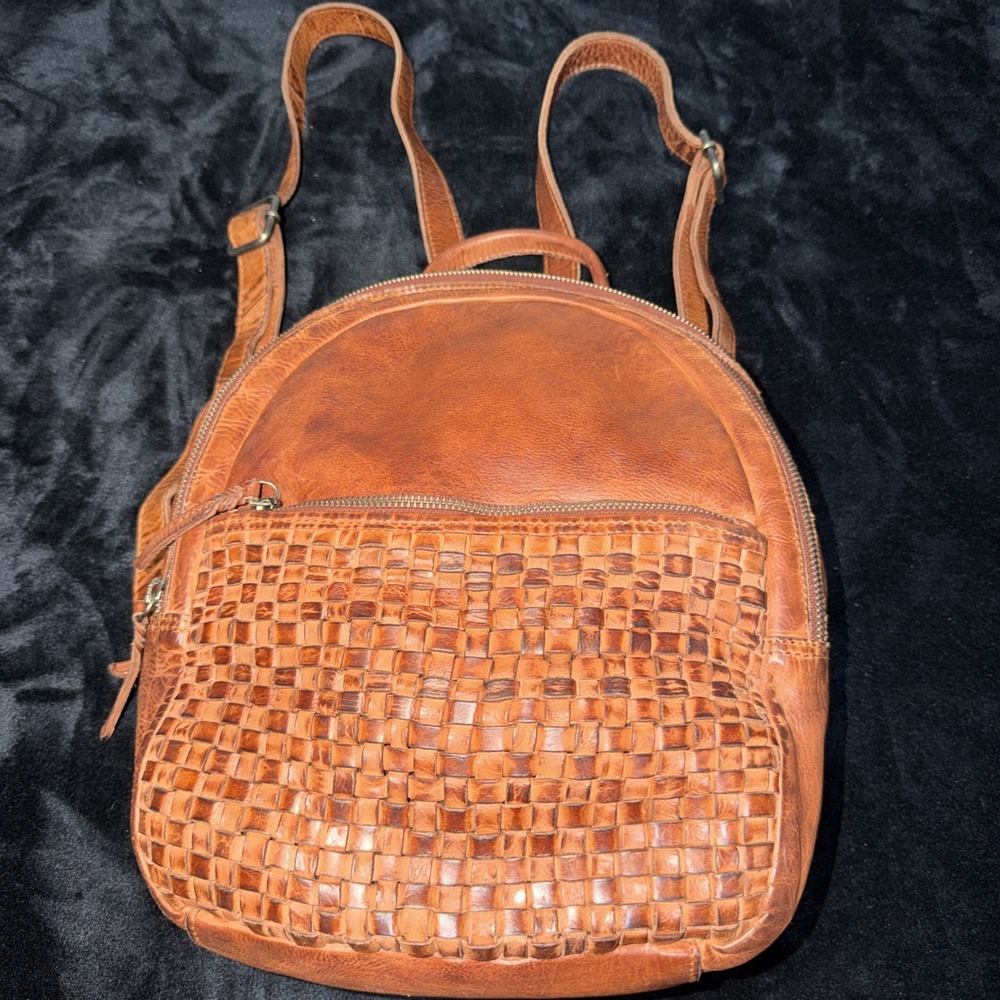 Vilenca Holland Women'sBrownGenuine Leather Woven Backpack